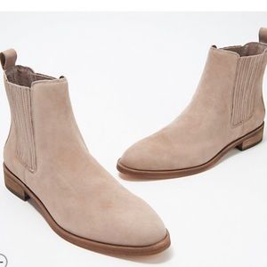 Vince Camuto Haventa cream ankle boots 8.5